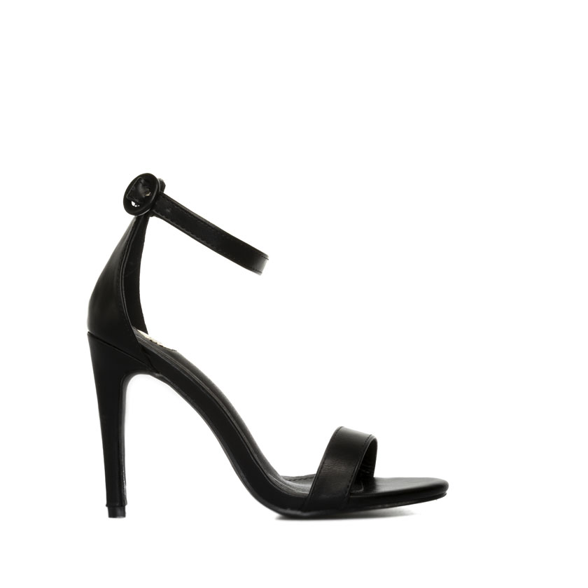 Πέδιλα μαύρα δερματίνη με λουράκι και λεπτό τακούνι ΜΑΥΡΟ