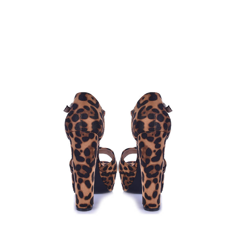 Jeyms Din porno Nipellarda porno ignalar