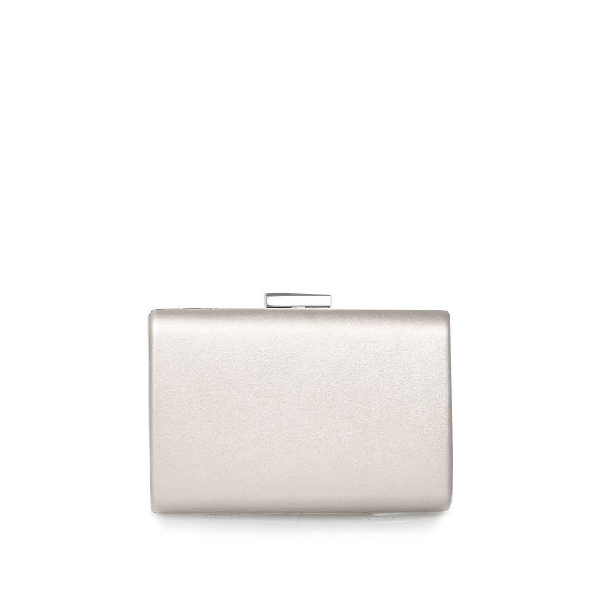 Clutch εκρού δερματίνη με μεταλλική χειρολαβή και κούμπωμα ΕΚΡΟΥ