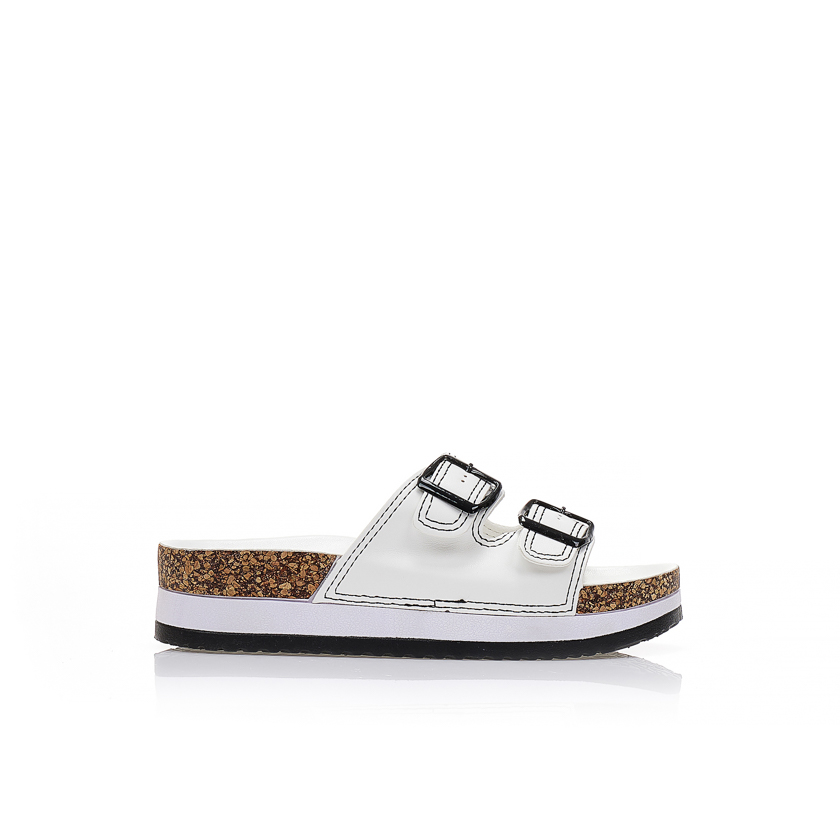 Παντόφλες λευκές δερματίνη με φάσα από λουράκια και αγκράφες ΛΕΥΚΟ