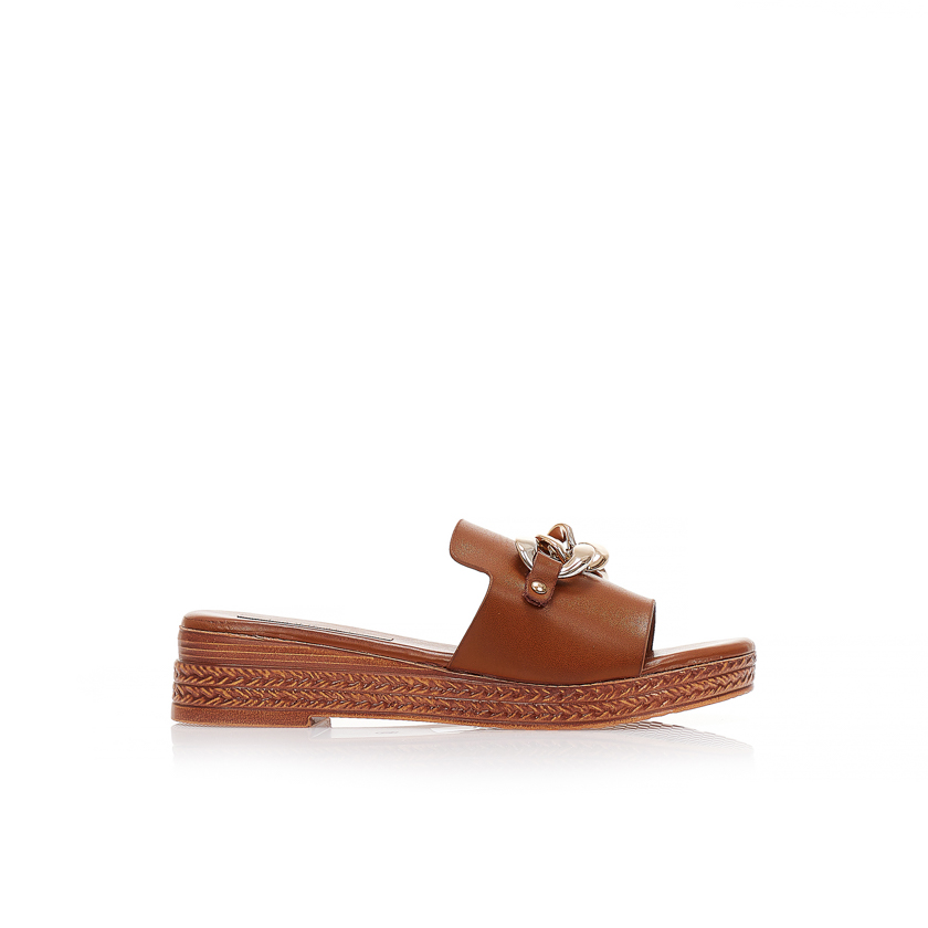 Flatforms κάμελ δερματίνη με αγκράφα στη φάσα ΚΑΜΕΛ