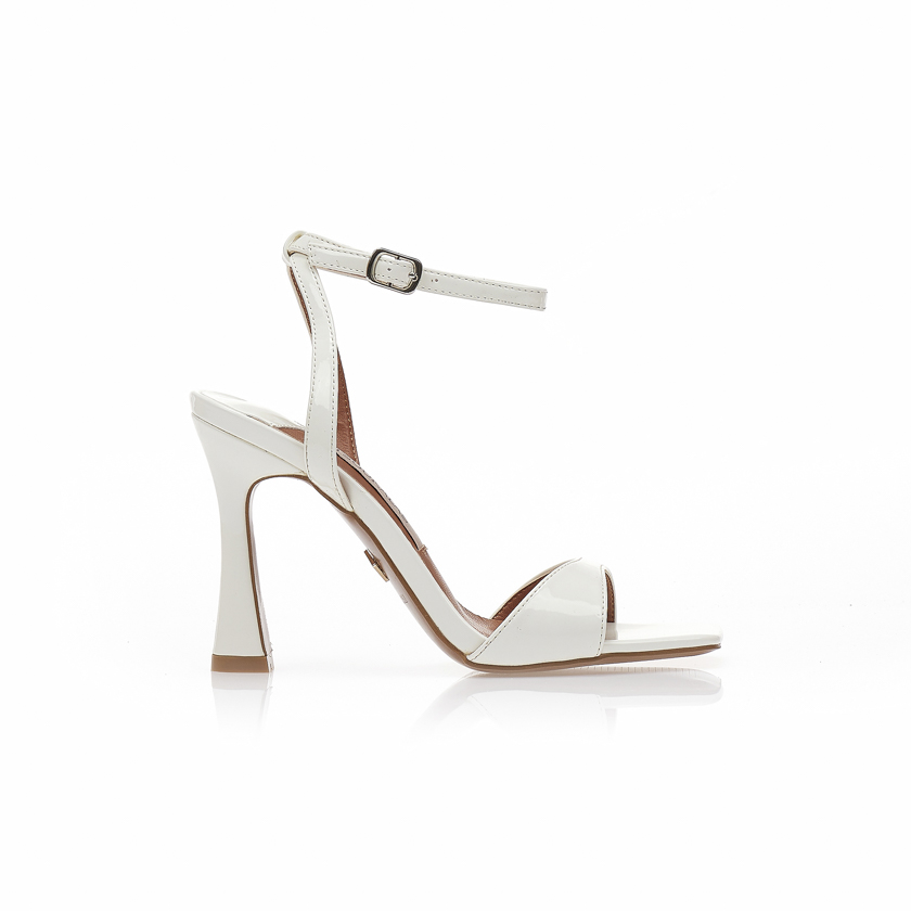 Πέδιλα TSOUKALAS λευκά λουστρίνι με ιδιαίτερο σχέδιο στο λουράκι ΛΕΥΚΟ