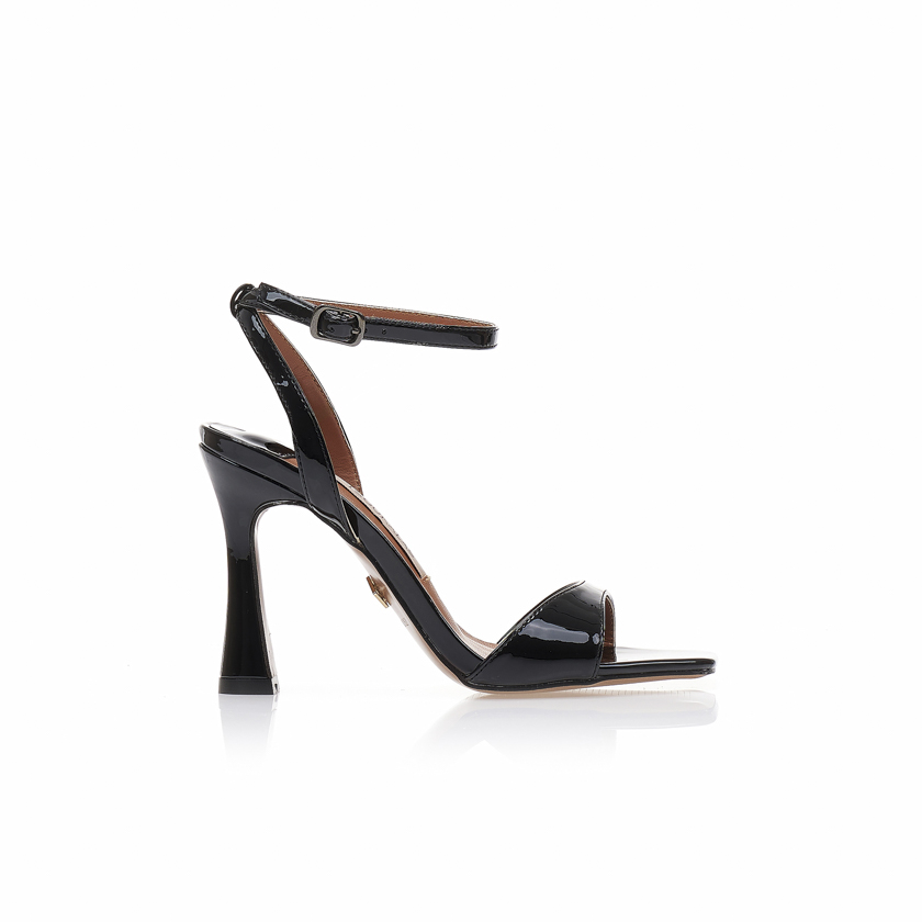 Πέδιλα TSOUKALAS μαύρα λουστρίνι με ιδιαίτερο σχέδιο στο λουράκι ΜΑΥΡΟ