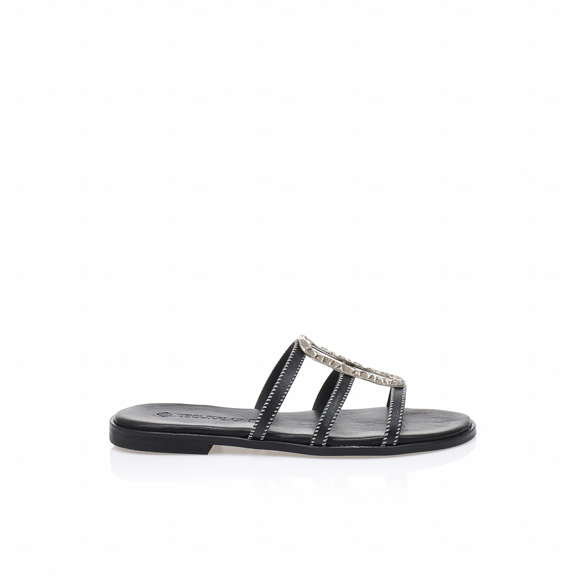 Δερμάτινα σανδάλια χειροποίητα μαύρα με ιδιαίτερη αγκράφα ΜΑΥΡΟ