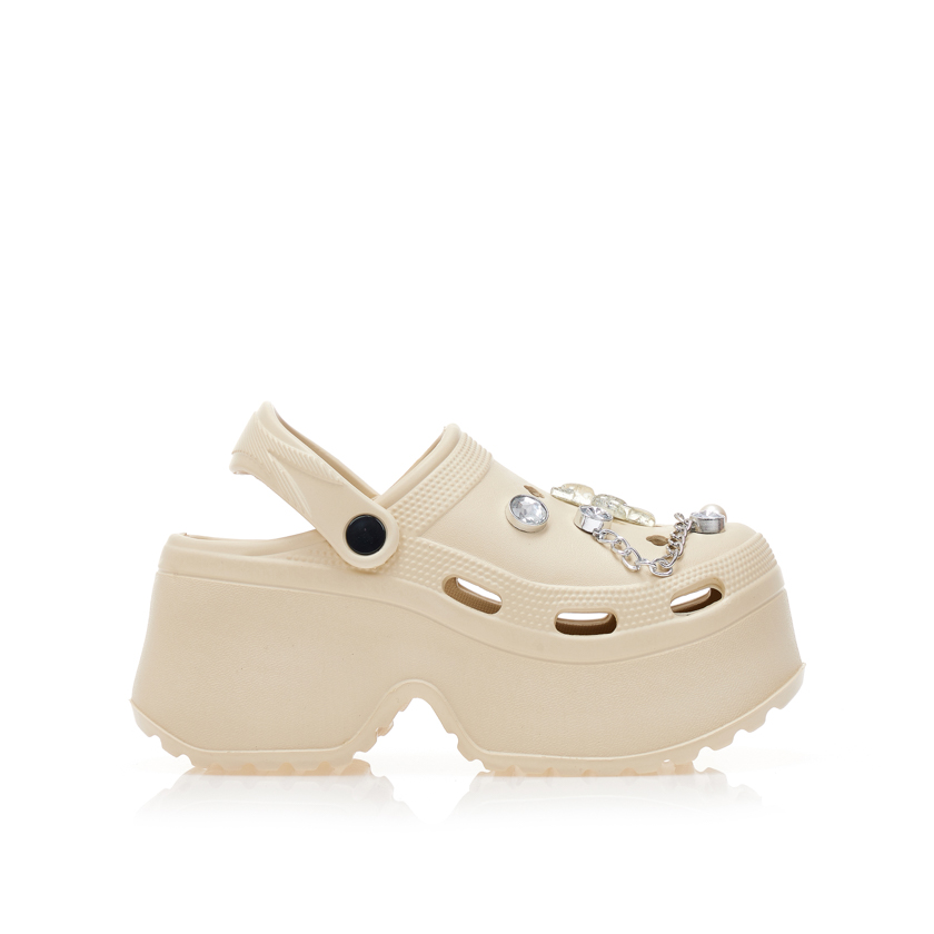 Παντόφλες σαμπό μπεζ λάστιχο με ιδιαίτερα διακοσμητικά ΜΠΕΖ