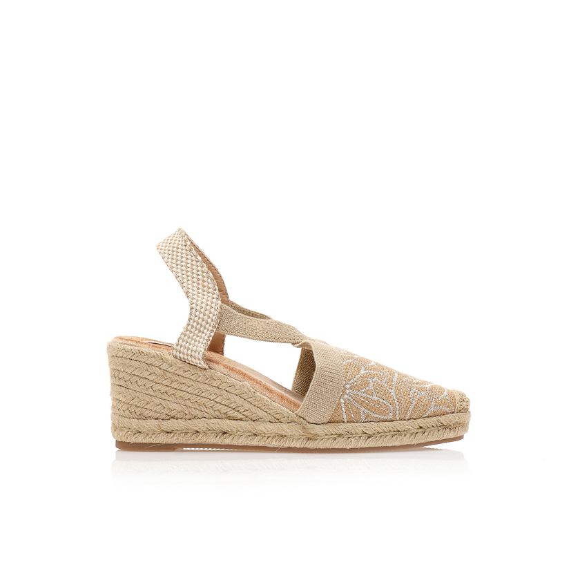 Εσπαντρίγιες πλατφόρμες μπεζ με λευκό διακοσμητικό κέντημα ΛΕΥΚΟ