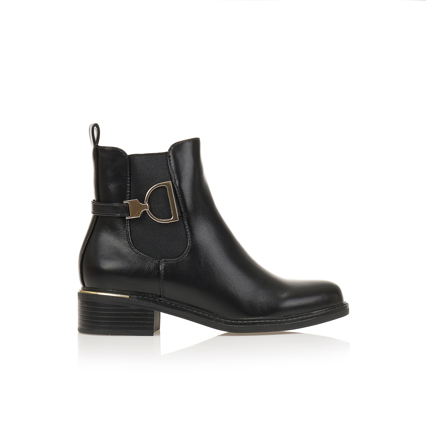 Μποτάκια μαύρα δερματίνη με ιδιαίτερη χρυσή διακοσμητική αγκράφα ΜΑΥΡΟ