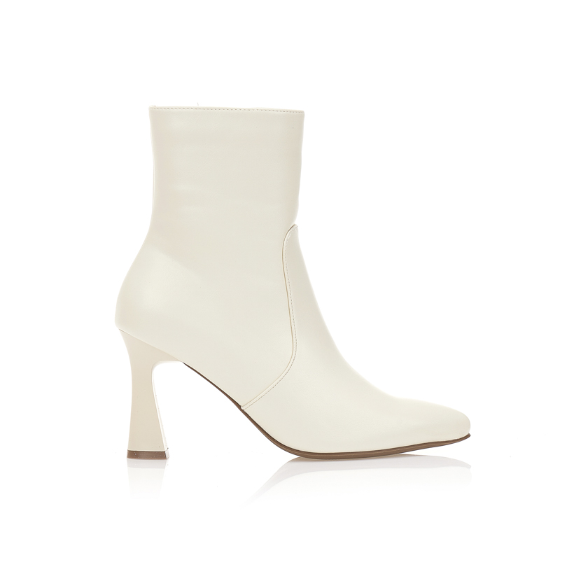 Μποτάκια μπεζ δερματίνη με ιδιαίτερο τακούνι ΜΠΕΖ