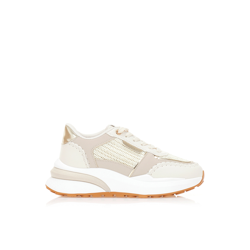 Αθλητικά μπεζ δερματίνη δίσολα με ψάθινες και χρυσές λεπτομέρειες ΜΠΕΖ