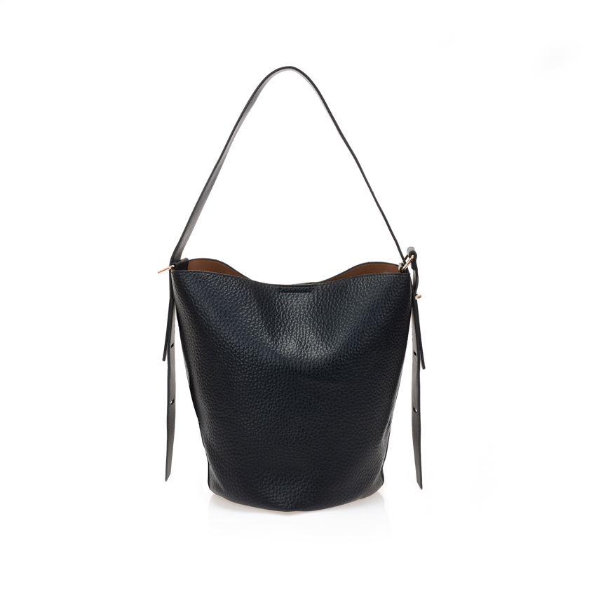 Τσάντα ώμου μαύρη με ανάγλυφη υφή ΜΑΥΡΟ