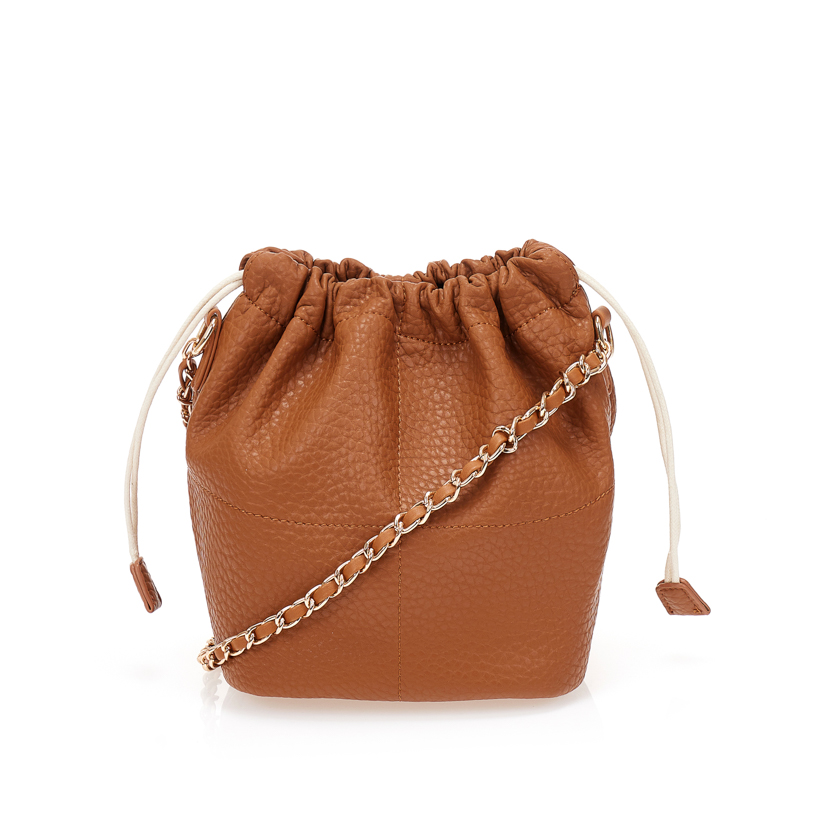 Τσαντάκι ώμου καφέ με ανάγλυφη υφή ΚΑΦΕ