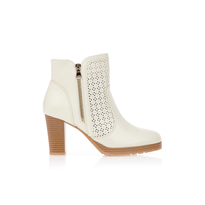 Μποτάκια με διάτρητο σχέδιο ΜΠΕΖ