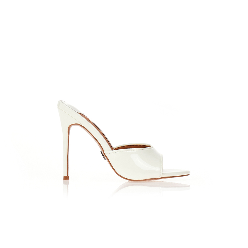 Mules TSOUKALAS λευκά λουστρίνι με λεπτό τακούνι ΛΕΥΚΟ