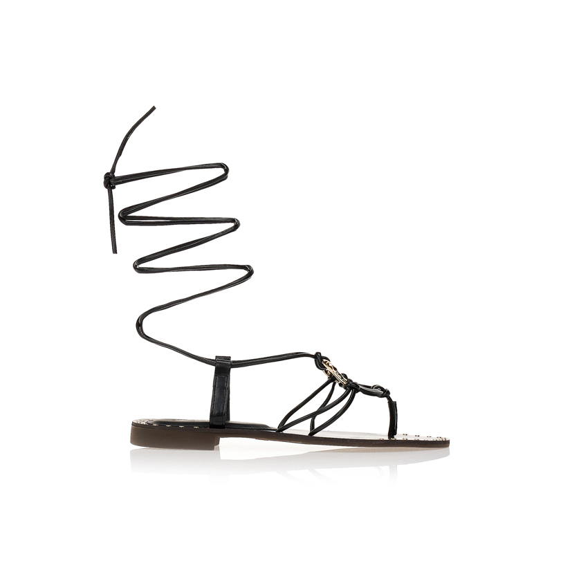 Tsoukalas Σανδάλια μαύρα με αγκράφα και λουράκια ΜΑΥΡΟ