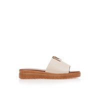 Flatforms μπεζ δερματίνη με χρυσή αγκράφα