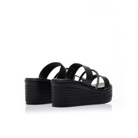 Flatforms μαύρα δερματίνη με λουράκι από στρας