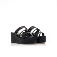 Flatforms μαύρα δερματίνη με λουράκι από στρας