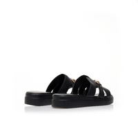 Flatforms μαύρα δερματίνη με χρυσή αγκράφα