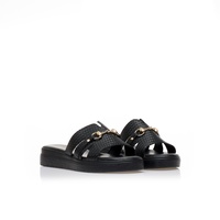 Flatforms μαύρα δερματίνη με χρυσή αγκράφα