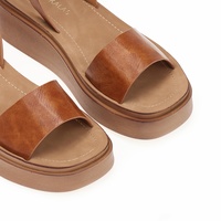 Flatforms κάμελ δερματίνη με λουράκι στον αστράγαλο