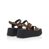 Flatforms animal print σουέτ με πολλαπλά λουράκια και σχέδιο δαχτυλίδι