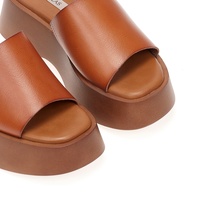 Flatforms κάμελ δερματίνη με φαρδιά φάσα