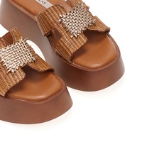 Flatforms κάμελ δερματίνη με ψάθινη φάσα και αγκράφα