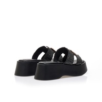 Flatforms μαύρα δερματίνη με ψάθινη φάσα και αγκράφα