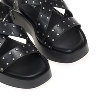 Flatforms μαύρα δερματίνη με χρυσά τρουκς