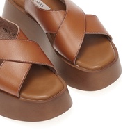 Flatforms κάμελ δερματίνη με χιαστί φάσα