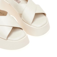 Flatforms μπεζ δερματίνη με χιαστί φάσα
