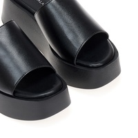 Flatforms μαύρα δερματίνη με φαρδιά φάσα