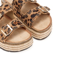 Flatforms animal print σουέτ με χρυσά τρουκς