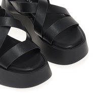 Flatforms μαύρα δερματίνη με πολλαπλά λουράκια