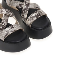 Flatforms animal print δερματίνη με πολλαπλά λουράκια
