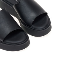 Flatforms μαύρα δερματίνη με φαρδιά φάσα