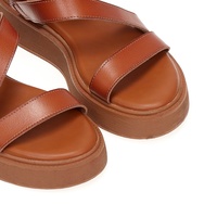 Flatforms κάμελ δερματίνη με λοξό λουράκι