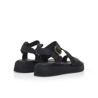 Flatforms μαύρα δερματίνη με λοξό λουράκι