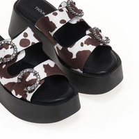 Flatforms λευκά με καφέ σχέδια και στρας