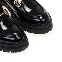 Oxfords μαύρα λουστρίνι με μεταλλική αγκράφα