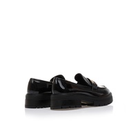 Oxfords μαύρα λουστρίνι με μεταλλική αγκράφα