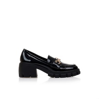 Oxfords μαύρα λουστρίνι με χρυσή αγκράφα